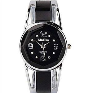 Bangle Design Quartz Watch with Rhinestone Dial
